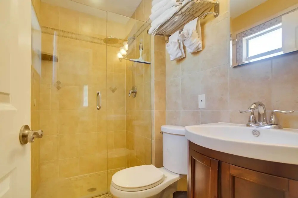 Charming Home w/ Patio Near Vanderbilt Beach