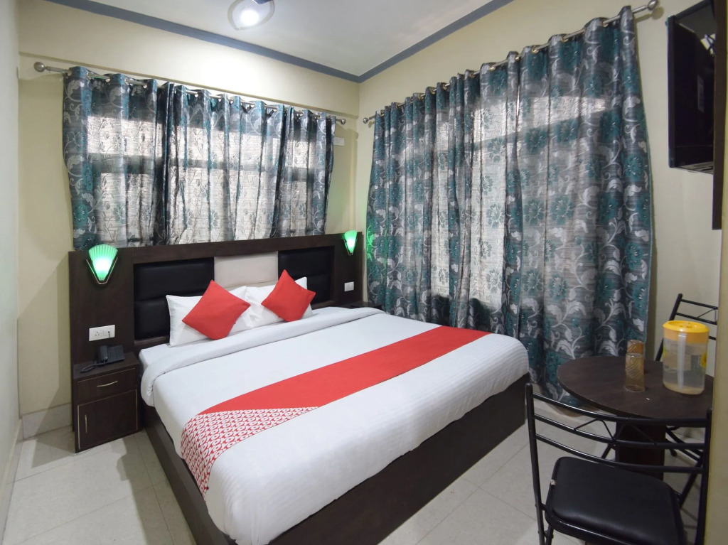 OYO 12202 Hotel Samar