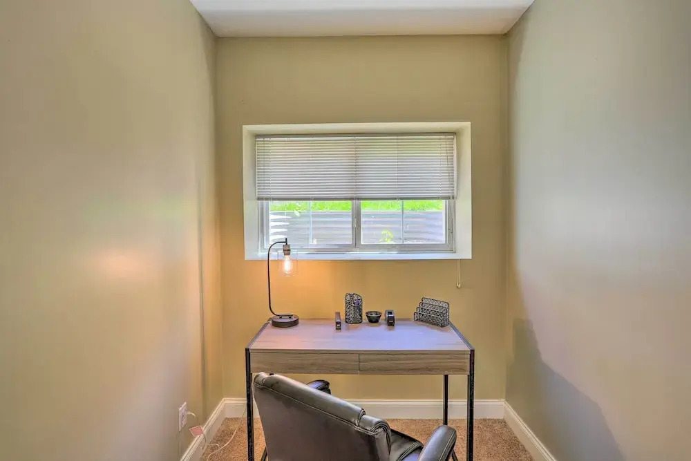 ~ 2 Mi to Downtown - Cozy Cleveland Unit