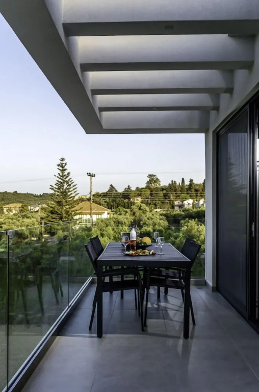 Dionisos Luxury Suites
