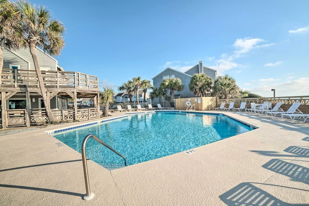 Cape San Blas Gem: Walk to Beach & Pool!