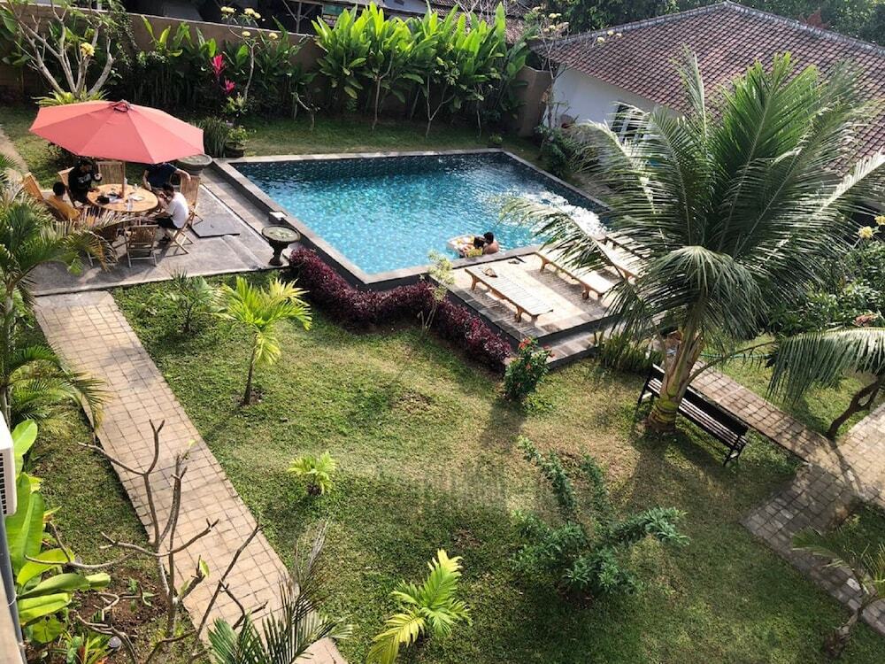 Arta Garden Guest House & Hostel