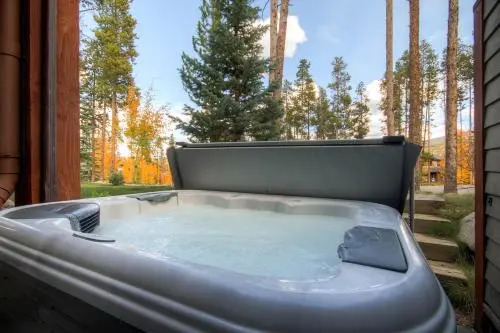 Amber Sky - Ski-In/Ski-Out Apartment