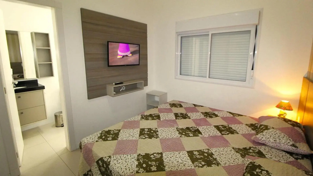 1067 - Apartamento para locação em Bombinhas com 03 suítes