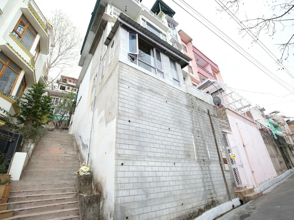 OYO 12858 Home 3BHK The Pavalion