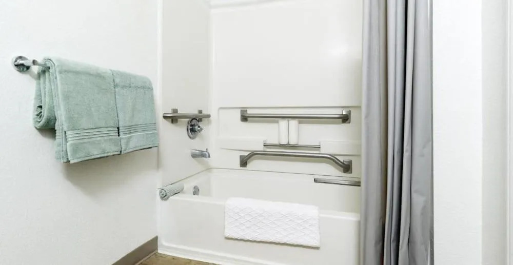 Intown Suites Extended Stay West Palm Beach FL - Military Trail Rd