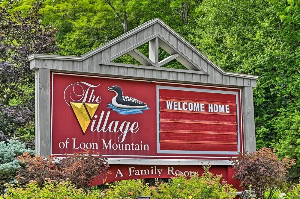 Village of Loon Mtn Condo with Fireplace and Balcony!