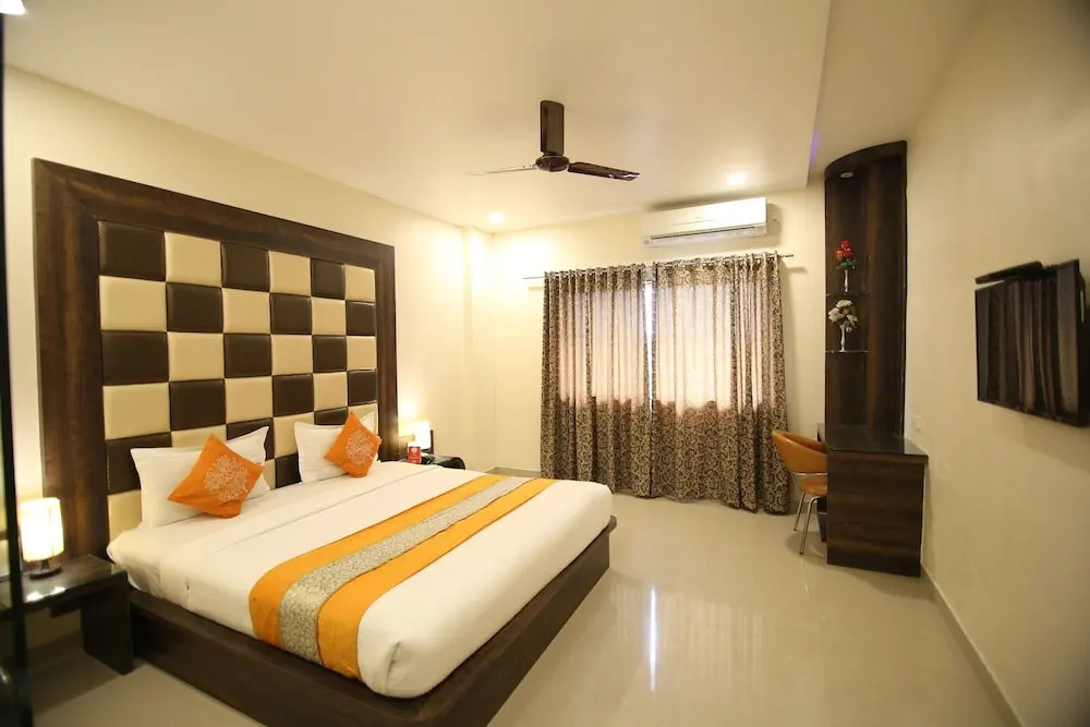 OYO 9130 Hotel Sheetal International