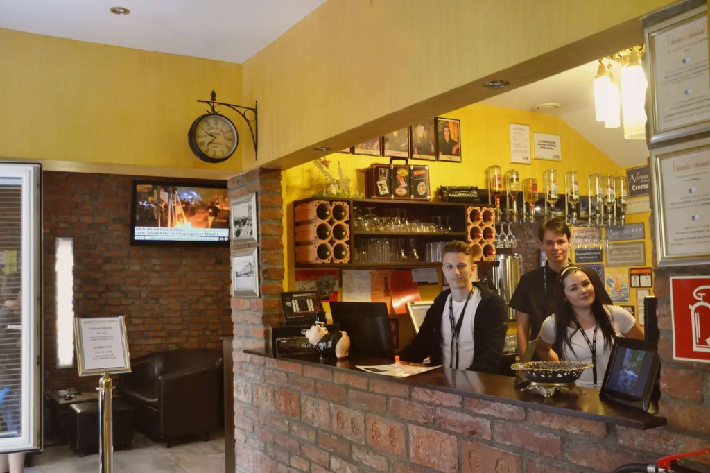 Do Step Inn Home - Hotel & Hostel