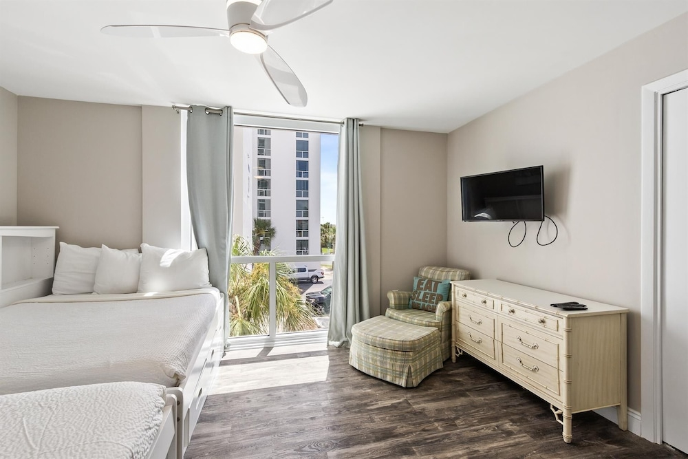 Shoreline Towers 3031 3 Bedroom Condo