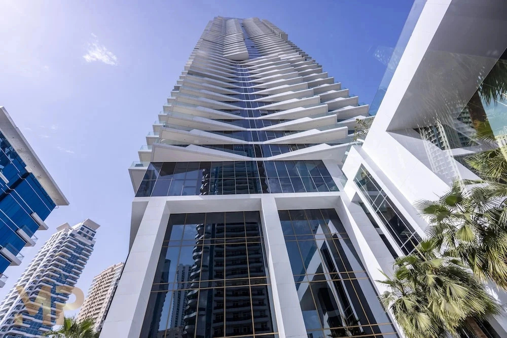 Marco Polo - Surreal Sea, Marina & Dubai Eye View on High Floor