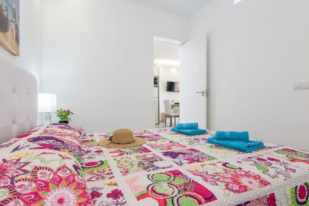 C104A Brand New Apartment, Big Terrace, Pool
