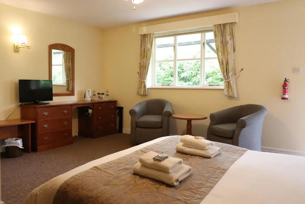 St Georges Lodge, Bisley