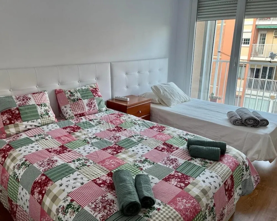 Amplio apartamento cerca FIRA y Centro