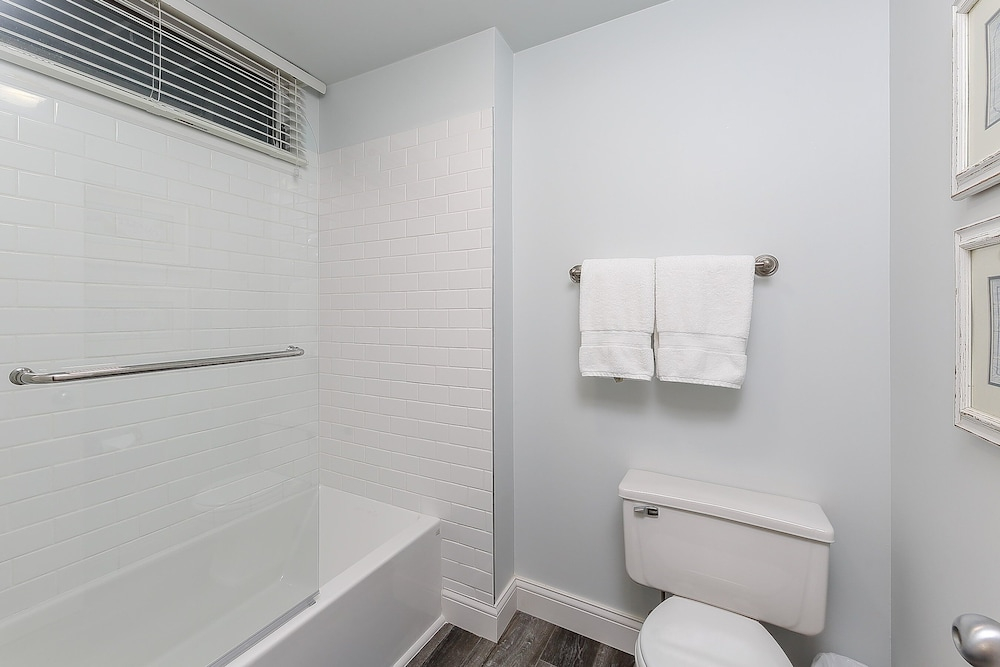 Grand Traverse Bay Lake View Condo 5682
