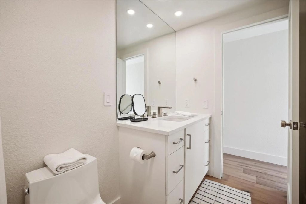 Frisco Creekside Retreat 3 Bedroom Townhouse by RedAwning