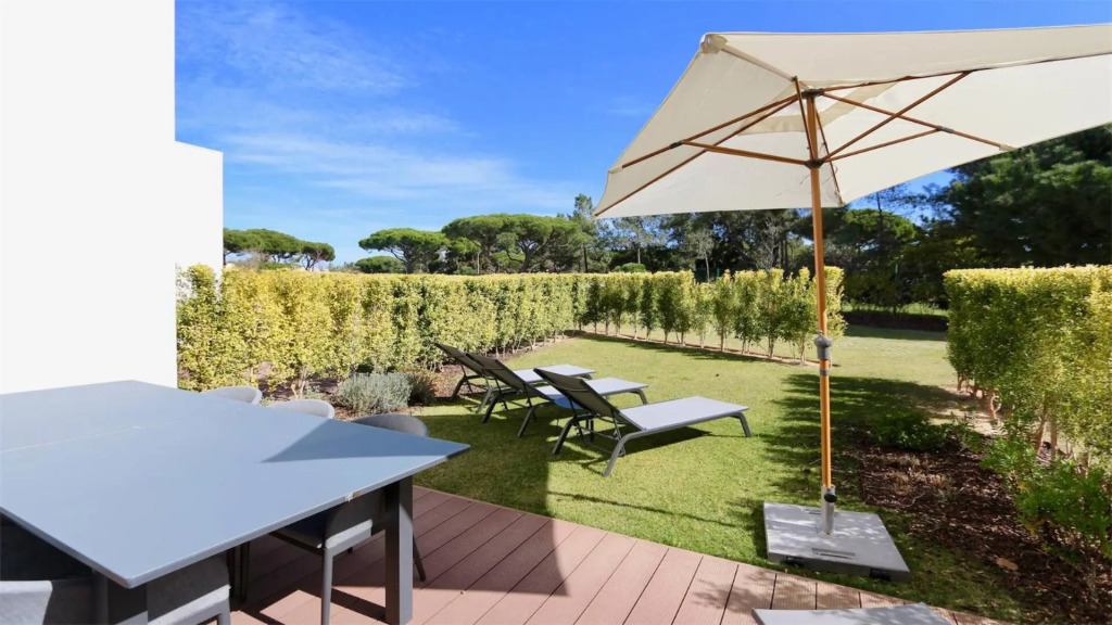 Villa Sadler- Clever Details, Central Vilamoura, Sleeps 6, luxury, walking distance
