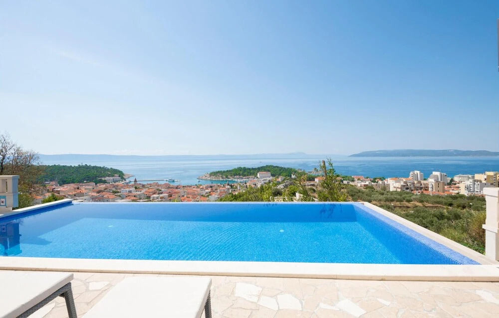 Amazing Home In Makarska
