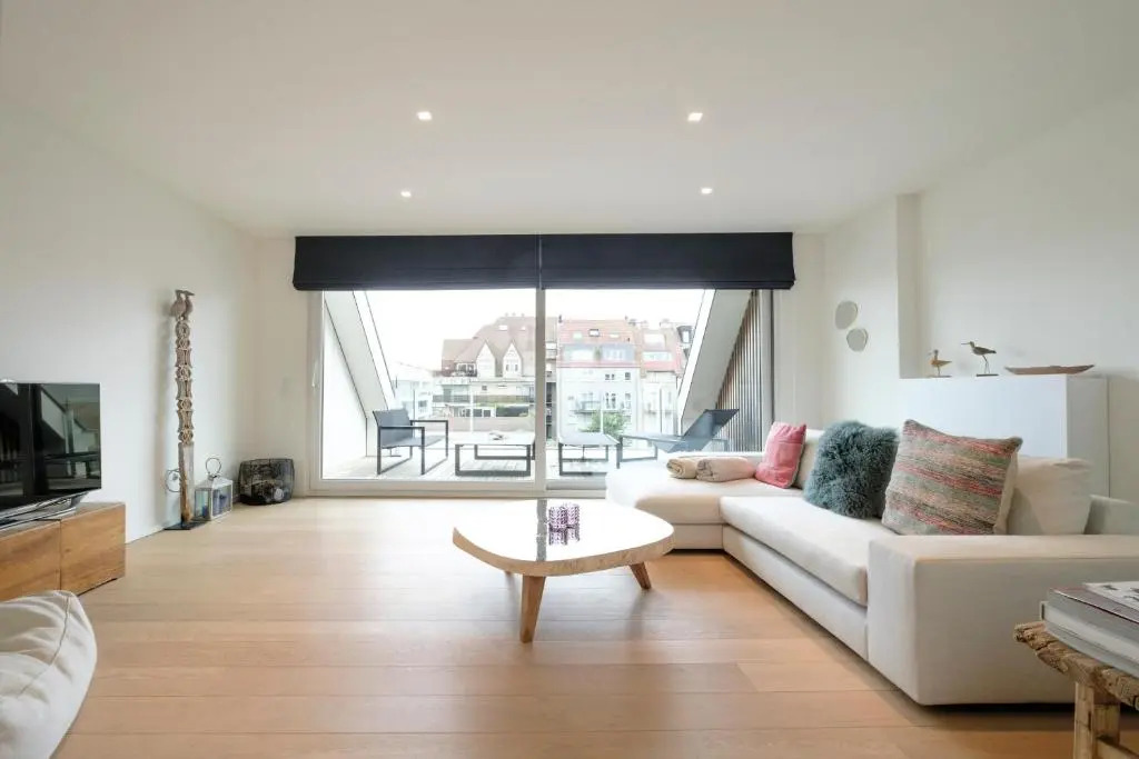 Gorgeous penthouse 3 bedrooms + terraces 150 meters from the beach