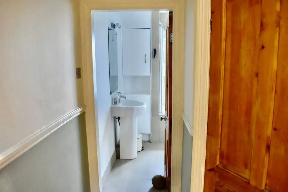Newly Renovated 2 Bedroom Georgian House in Fairview