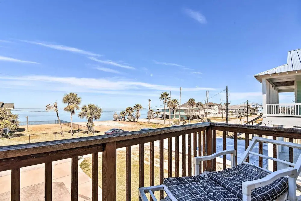 1 Mi to Sea Isle Beach: Canal-front Gem w/ Dock!