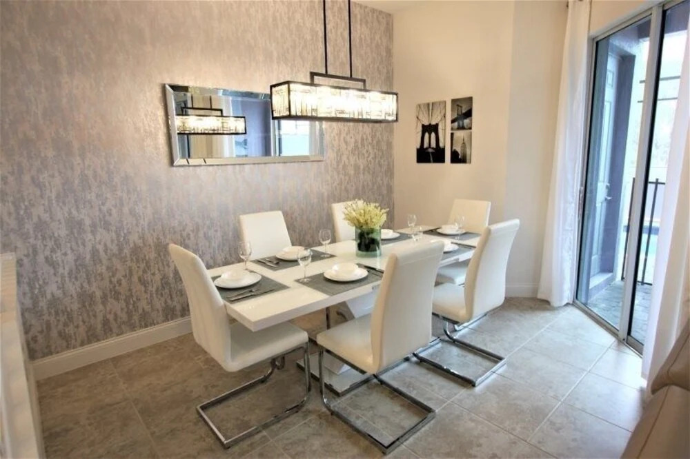 178fr 5 Bedroom Townhouse