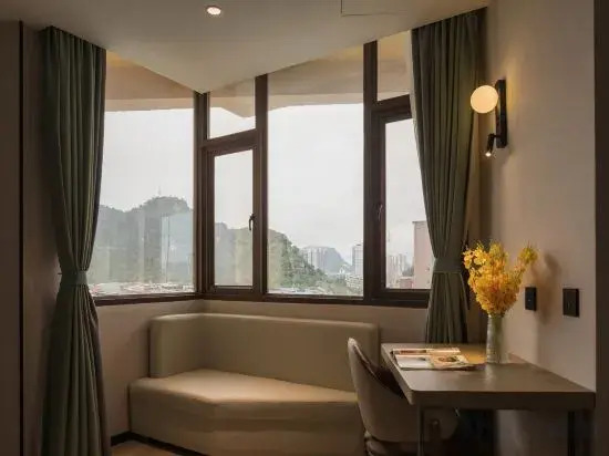 Huating Yunqi Hotel