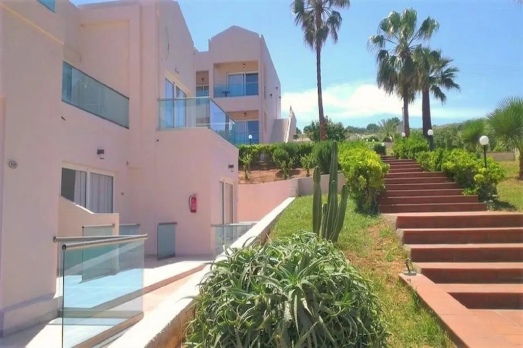 Saradari Beach Hotel