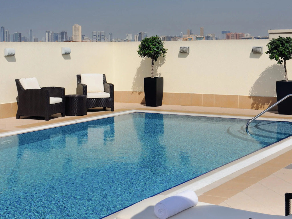 Отель Avani Deira Dubai