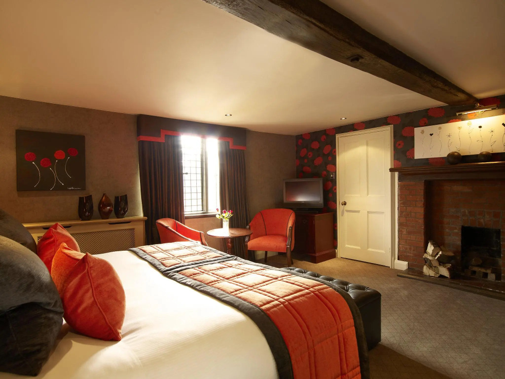 Langshott Manor - Luxury Hotel Gatwick