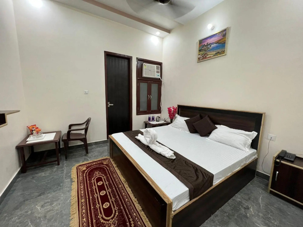 Hotel Nidhivan Dham - Near Janam Bhoomi Mathura