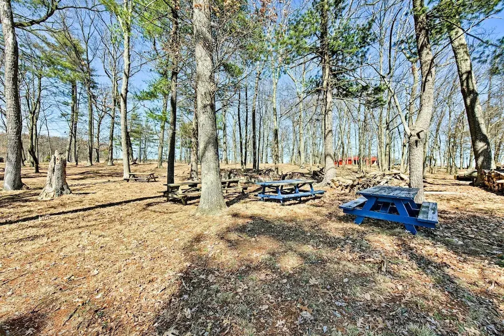 180-acre Farm: 'the Lodge' in Klingerstown!