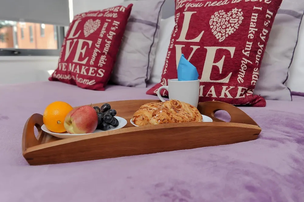Select Serviced Accommodation - Summit House