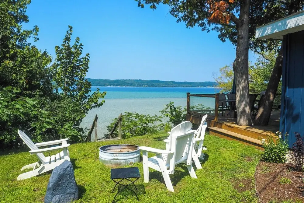 Serene Leelanau Lake Escape Near Wine Trail
