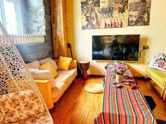 Yading Totem Boutique Inn