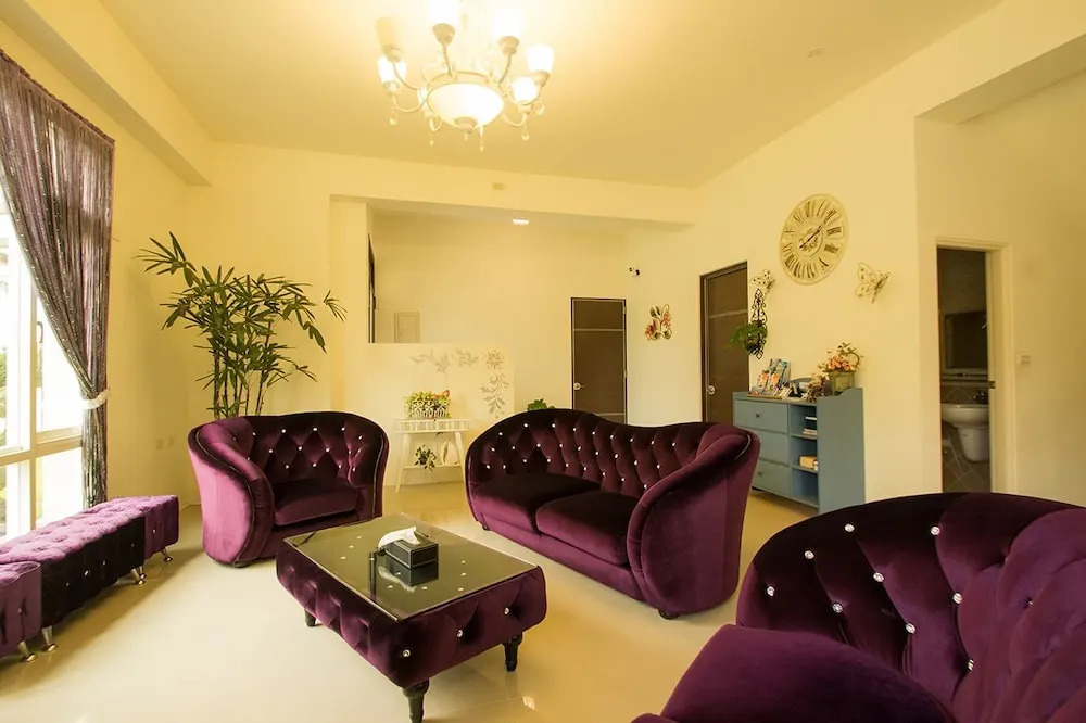 Z. H. Garden Hotel