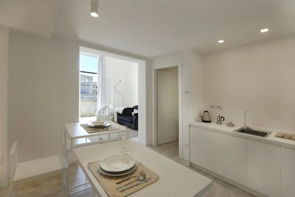 Luxury House Lecce Piazza Sant'Oronzo -Le mie 3 Suites- Suite La finestra sul Vicolo "Windows in a alley"- Suite Il balcone sulla Colonna di Sant'Oronzo "Balcony on Sant'Oronzo Column"- Suite Il balcone sul Sedile di Lecce "Balcony on Sant'Oronzo Square"