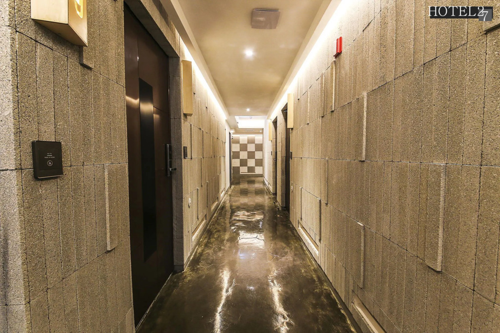Hotel27