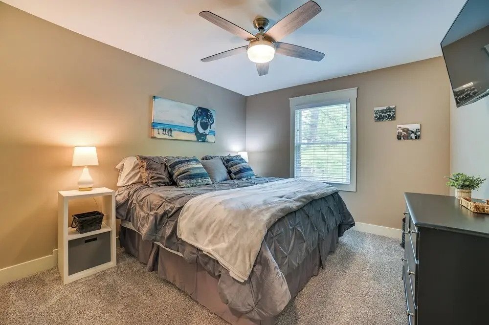 Houghton Lake Home w/ Private Dock + Kayaks!