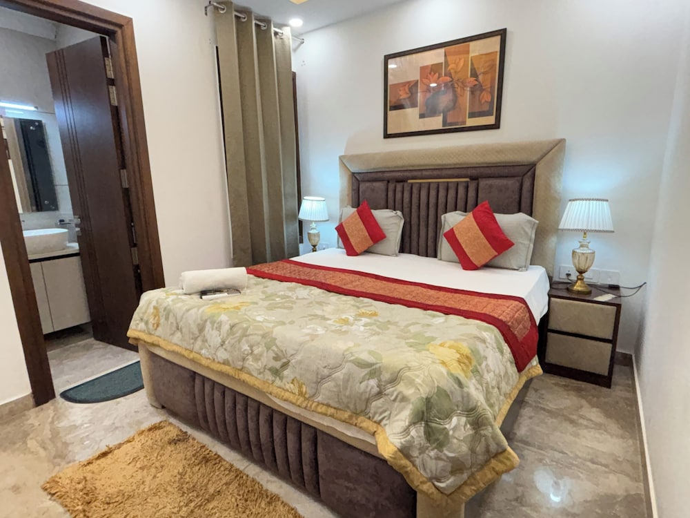 Fortune Home Service Apartment 3Bhk J150