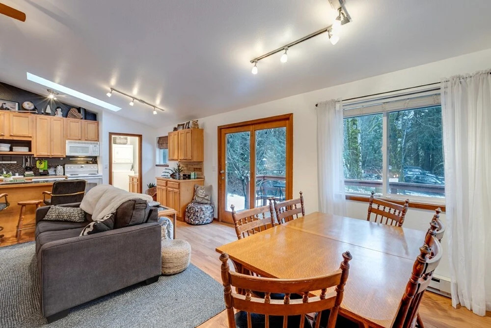 Mt Baker Lodging Cabin 64 – FRPL, WIFI, SLEEPS 6! by MBL