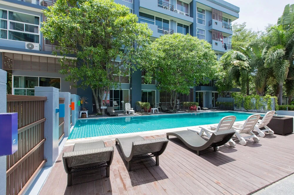Kris - Modern Spacious 2 Bedrooms Condo with Pool