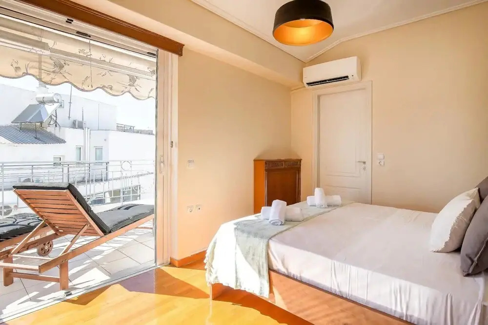 Stylish one-bedroom maisonette in Mets