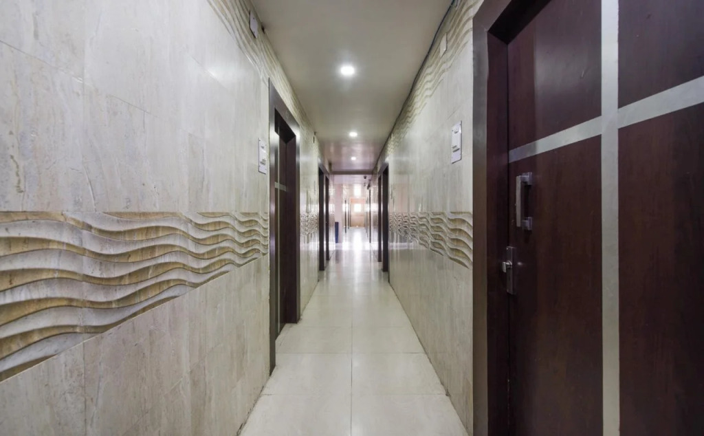 Hotel Holiday Inn By OYO Rooms