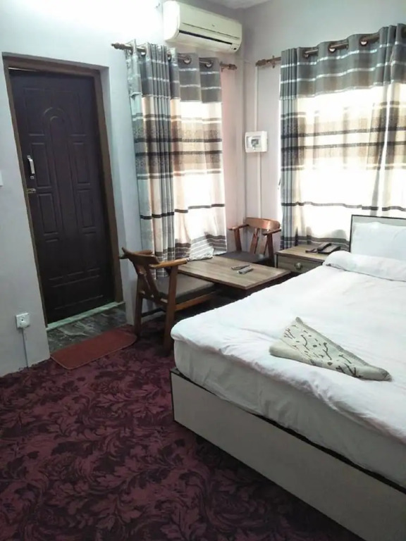 Hotel Cozy Inn