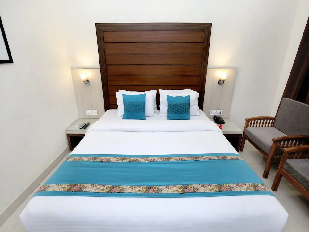 OYO 8954 Hotel Joy