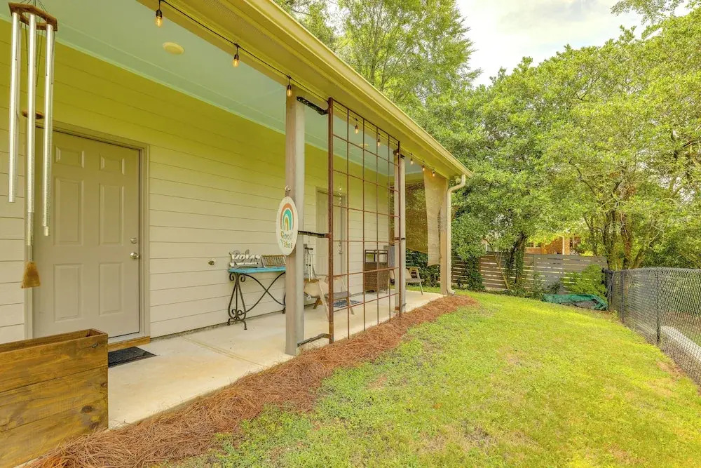 Cozy Covington Studio Rental Near Historic Square!
