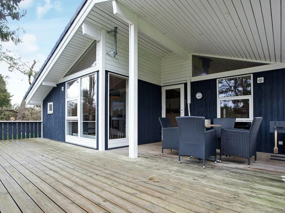 Rustic Holiday Home in Hovedstaden near Sea