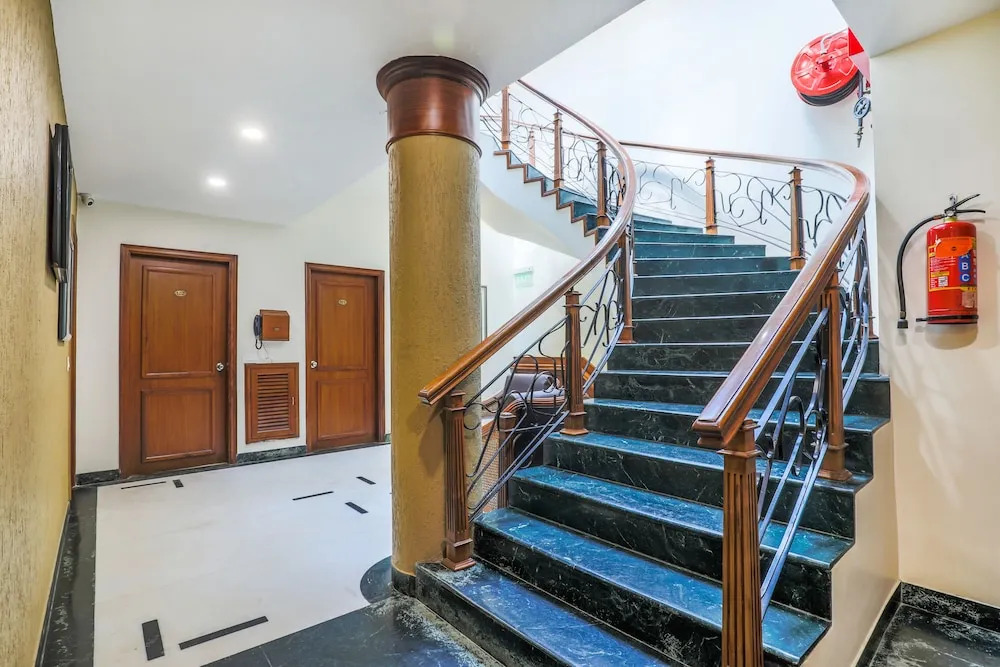 FabHotel Sheronz Piccadily Chowk