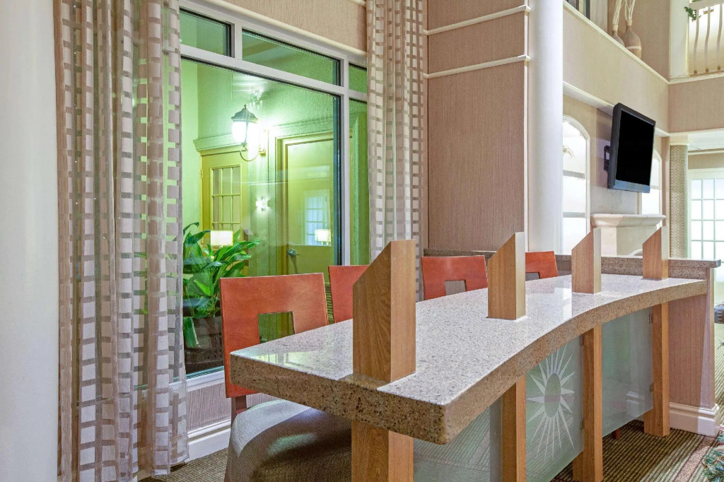 La Quinta Inn Suites Galleria